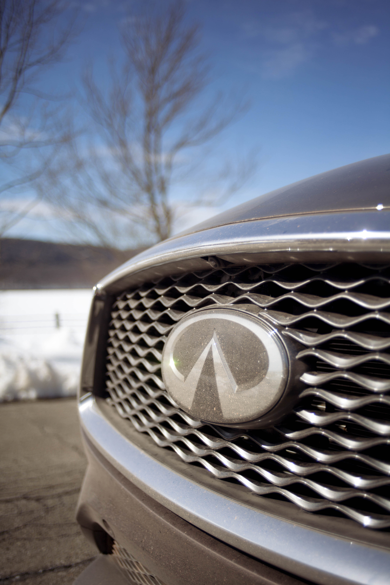 Illustration for article titled The 2019 Infiniti QX50 Hides A Fascinating Engine In Plain Sight
